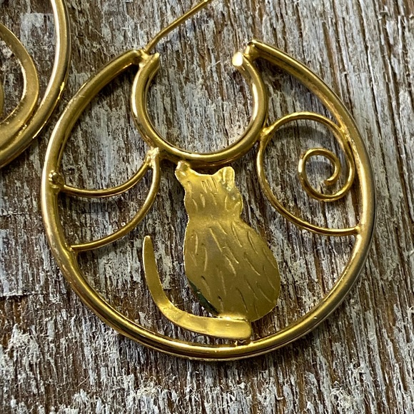 Gold Tone Cat Silhouette Halloween Hoop Earrings - Picture 4 of 5